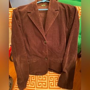 Beautiful brown cord jacket from Benetton. Perfect for fall or spring.